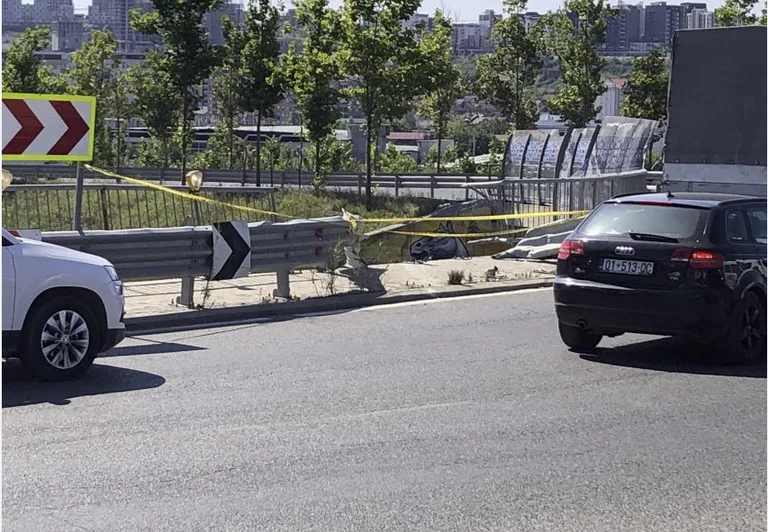 La police fournit des détails sur la voiture qui est tombée du siège à Lakrish