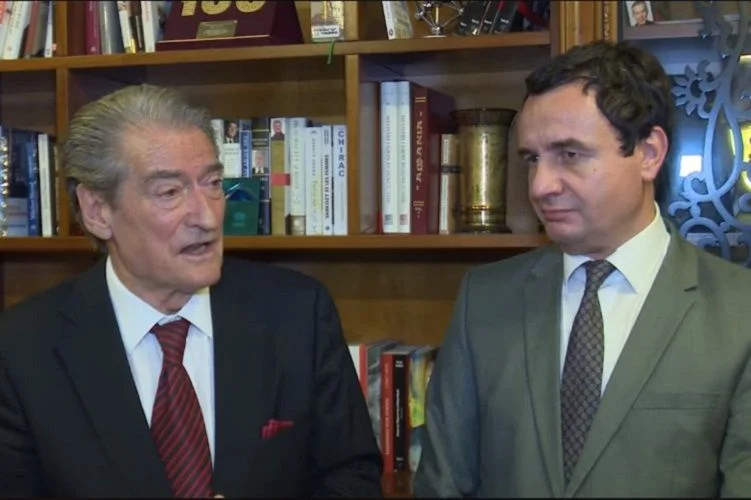 Allerdings steht jemand für Kurt zum Besuch in Nordmazedonien, und er ist Sali Berisha