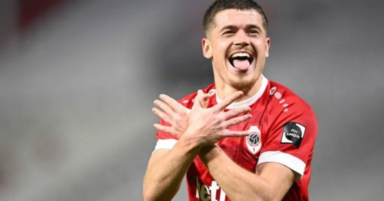 Arbnor Muja prende la decisione finale, giocherà per l'Albania