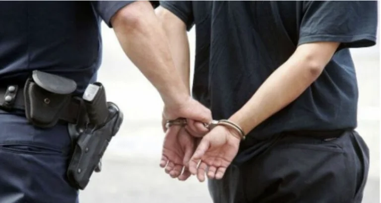 Mort il y a deux jours, une personne à Mitrovica, la police suspecte le meurtre et arrête une personne