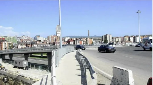Gire el coche alrededor en "Seguido"Greed 0]