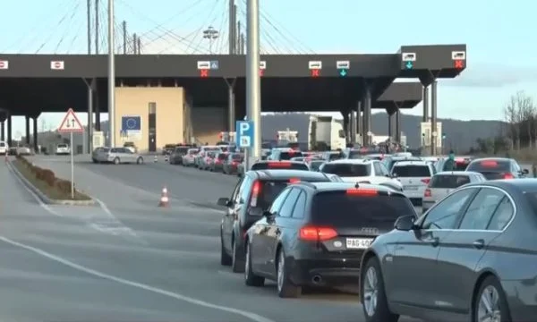 Policia e Kosovës ka bërë thirrje që mërgimtarët të shmangin pikën kufitare në Merdare