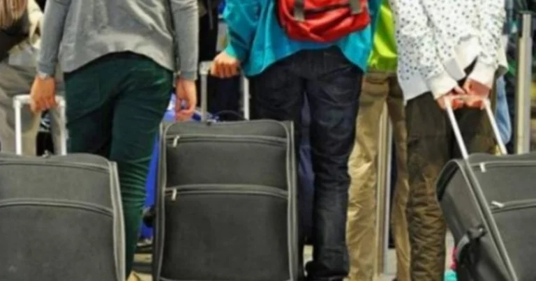 Pristina-Hanover, 70 Kosovars permanecen en Belgrado