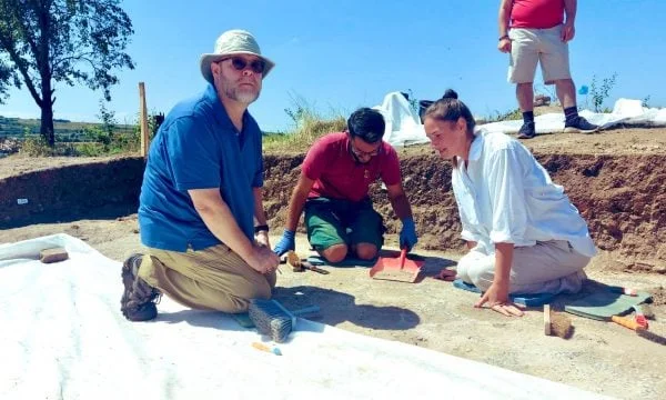 Hovenier visits Ulpiana Archaeological Park, commends work for recognising Kosovo's heritage