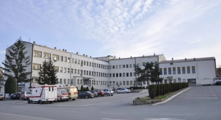 AV ONET: L'hôpital Gjilan a engagé l'infirmière de nationalité serbe