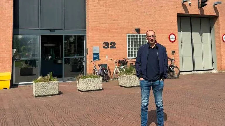 Ilir Mirena visits KLA leaders in The Hague: They were well maintained, positive.