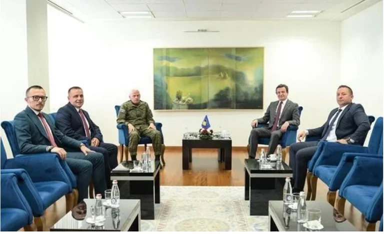 Désert des commandants militaires de Mehaji : le Kosovo a beaucoup perdu en défense