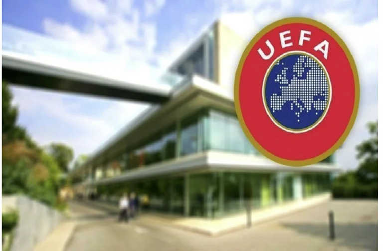 U n EFA postpones the AEK-Dinamo qualifying match after shooting a fan