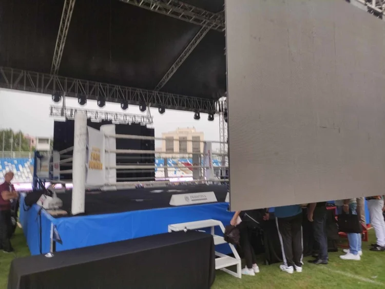 La boxe de Pristina a été reportée