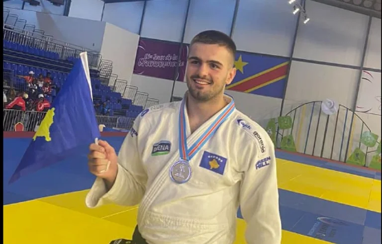 Cave Zeka vince l'oro a Francophone Games