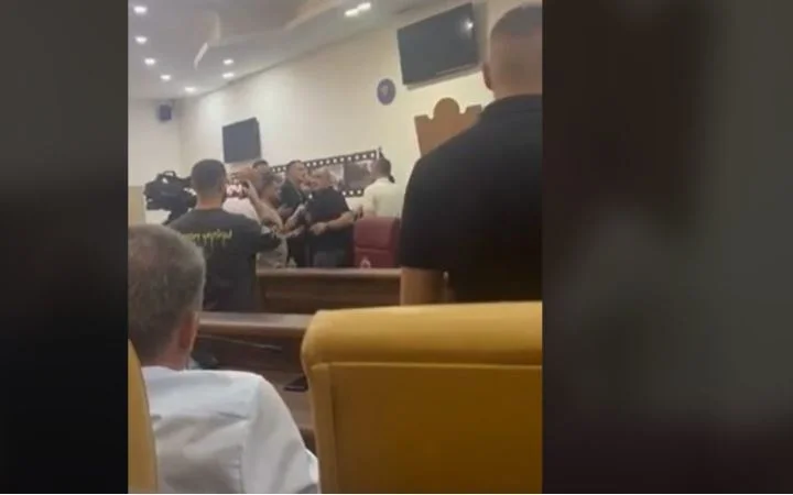 Confrontation at the Communist Assembly of Gjilan: Chairman Hyseni shuts down <x0.0 physical”