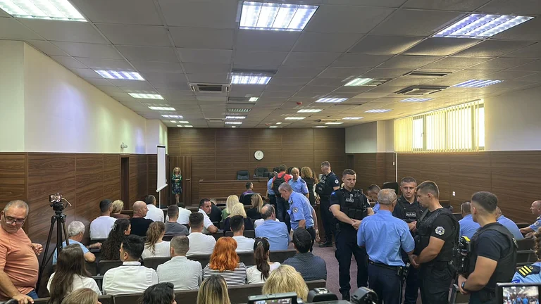 Mord, der Kosovo schockiert: Trial Hall gefüllt mit Sejdius Urteil über Zypern
