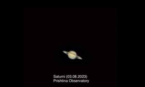Möchten Sie Saturn sehen? Sie können dies durch das Teleskop von Pristina