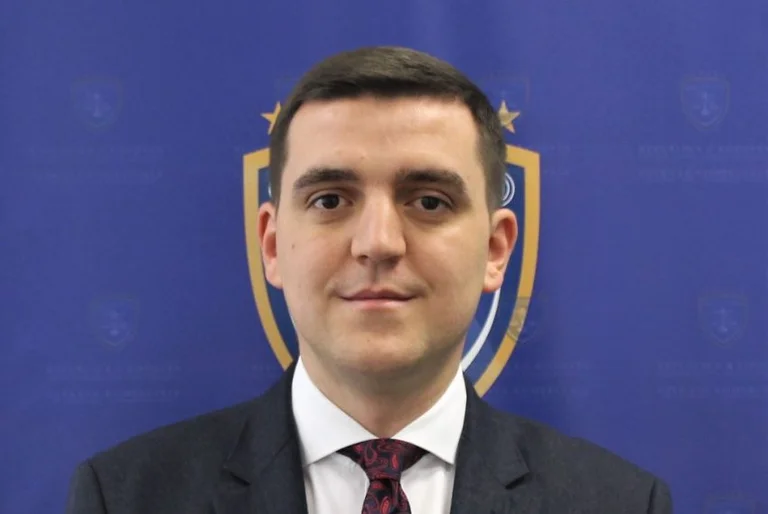 Questo è il giudice che ha governato a favore del Clan del Kosovo