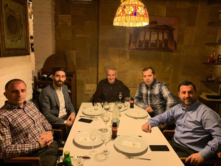 Jakup Krasniqis Enkel steht für Enver Hajrullah: Es ist keine militante Partei.