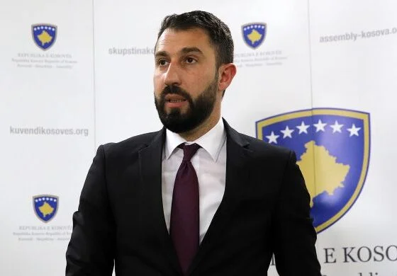 Ministri Krasniqi: S’mund ta shkelim Kushtetutën, s’mund të kemi Asociacion një etnik