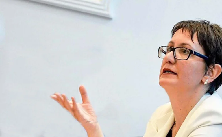Émetteur à Bissim: Avec l'opposition jouer, avec la Serbie poulet