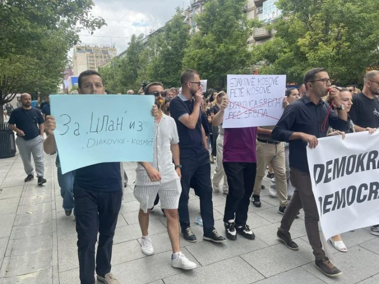“Kam qenë prezent dhe ndër organizatorët e dhjetëra protestave në VV, asnjë pushtet s’ka tentu me u infiltru kaq pistë në ato organizime”