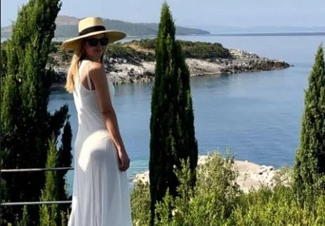 Vajza e Donald Trump kalon pushimet në Shqipëri, magjepset me bukuritë e bregdetit shqiptar