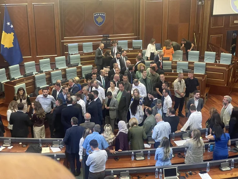 IKD: Katrahurë dhe sjellje jo parlamentare në sesionin pranveror të Kuvendit
