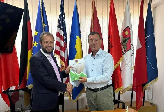 Komuna e Obiliqit nënshkruan Memorandum Bashkëpunimi me kompaninë angleze Chayton Capital