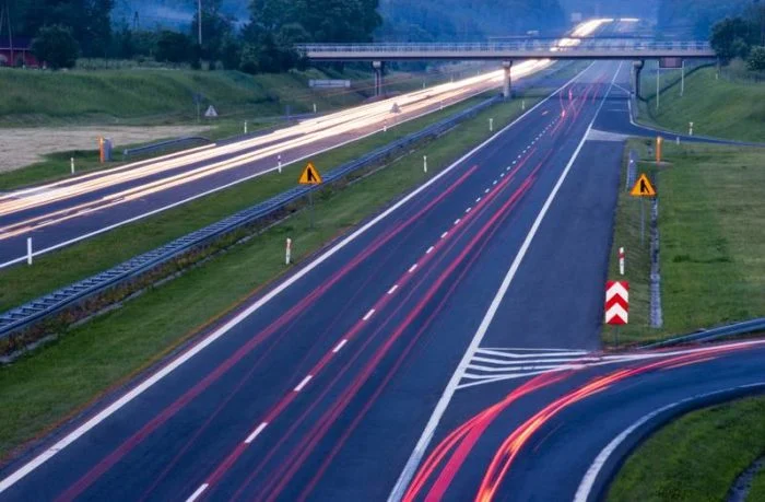 Vuçiç inaguron kilometrat e para të “Autostradës së Paqes”, Nish-Durrës
