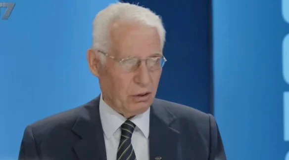 Novosella tregon se si Demaçi jetonte vetëm me 90 euro: Hashim Thaçi mori një vendim për t’ia rritur pensionin