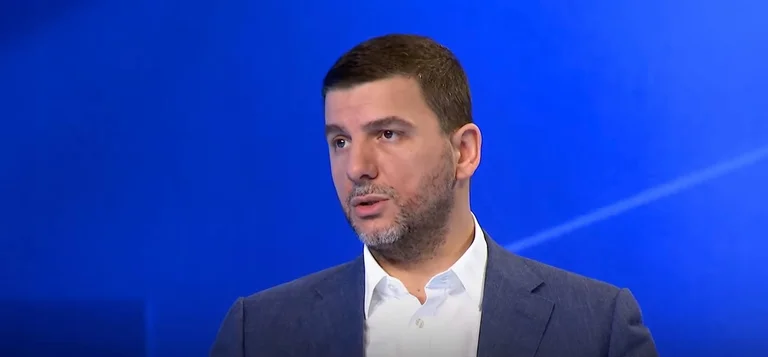 Krasniqi: Nëse Kurti është i sigurt që është duke bërë punë të mirë, po shkojmë në zgjedhje le të flet qytetari
