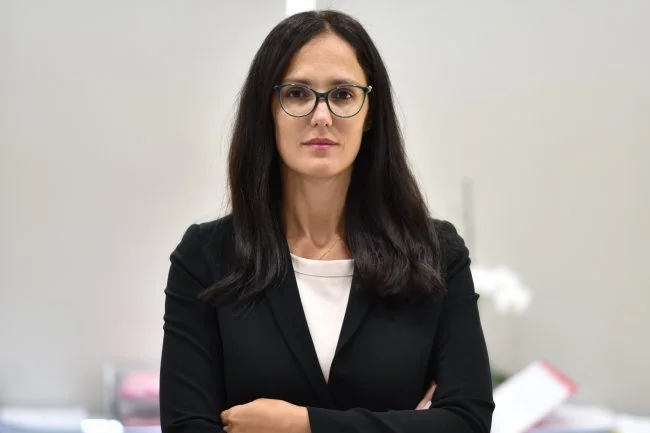 Delina Ibrahimaj mohon të jetë shkarkuar nga posti i ministres së Ekonomisë