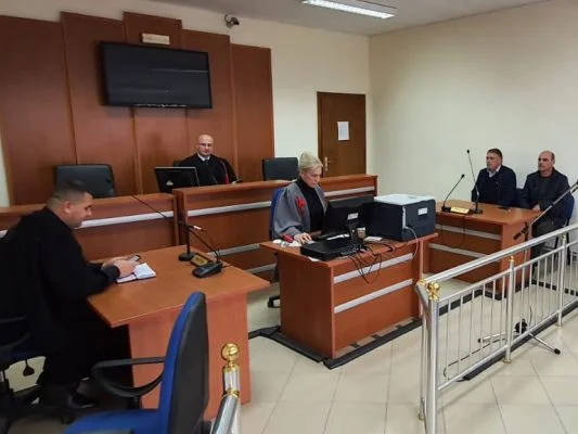 Vrau me 13 plumba babain e nxënëses për hakmarrje, dënohet me 10 vite burg mësuesi