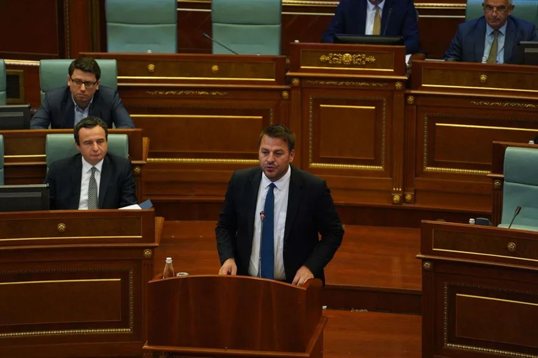 Armend Muja pyetet nëse e di se ku ndodhet Gjonbalaj i 50-milionëshit, kjo është përgjigja e tij (Video)