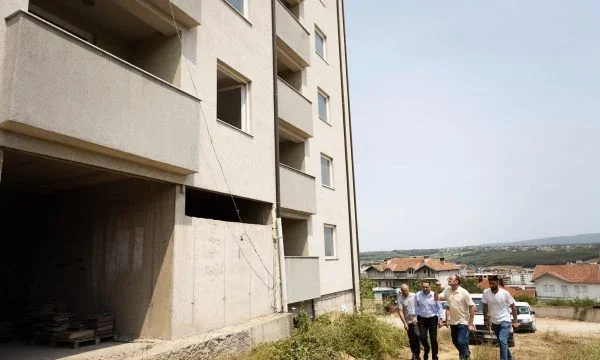 Lushtaku jep lajmin e mirë: Pas shumë vjetësh, do të vazhdojë projekti i ndërtimit të banesave për familjet e dëshmorëve