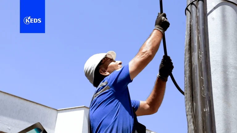 Konsumatorët e KEDS në Shkabaj-të gëzuar me infrastrukturën e re energjetike