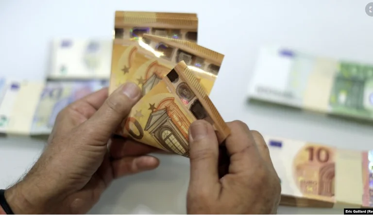 Los sindicatos del sector privado dicen que el salario mínimo debe ser superior a 400 euros