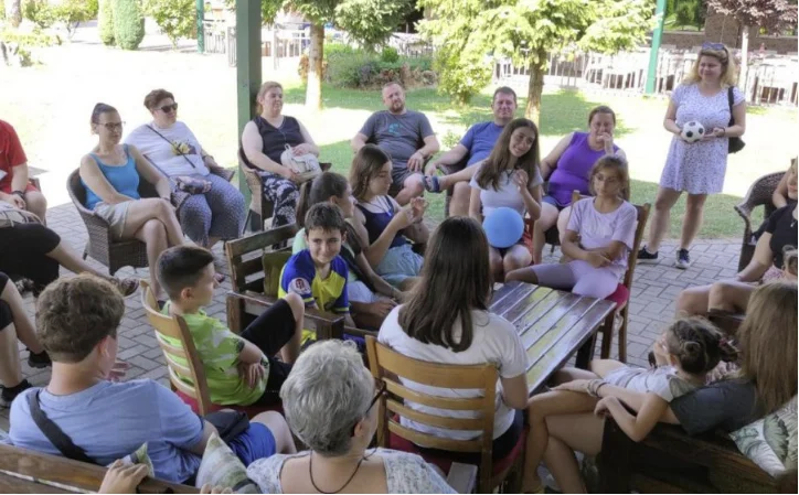 Fünfzehnte Südsommerlager für Kinder geboren Herzfehler organisiert von Klinik Jean Mitrev