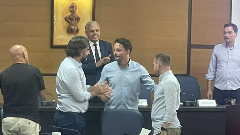Pjellumb Bajqinovci du LDK) élu chef de l'Assemblée municipale de Pristina