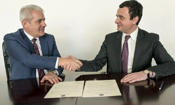 Il ministero di Svechla tiene 100 mila euro in affari che Kurti ha promosso