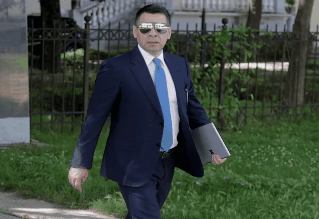 SPAK hat einen Haftbefehl gegen Arben Ahmetajn erlassen. Premierminister ist im Ausland