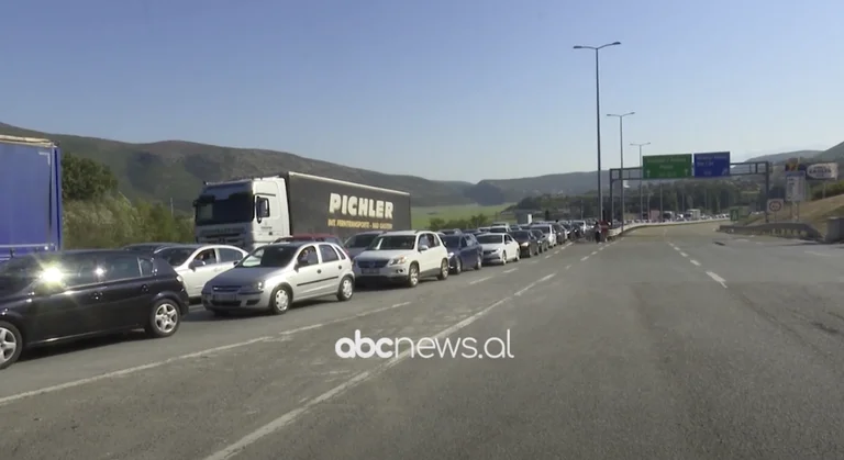 Médias en Albanie: “Décision du code”, fait obstacle au Kosovo/ Race dans les douanes, la police albanaise approvisionnement en eau