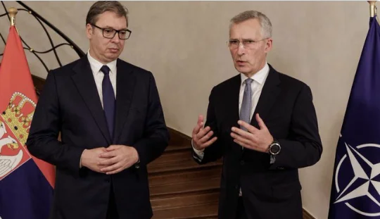 Stoltenberg après avoir rencontré Vuciqi : 93 soldats de la KFOR sont restés blessés par la violence dans le nord