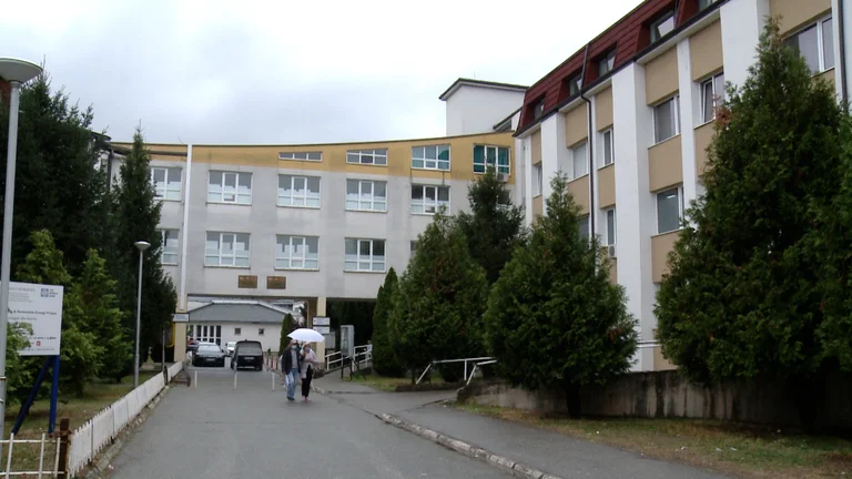 Hôpitaux de Gjakova Raisons de la fermeture de cas, 455 euro Sea Food Bill