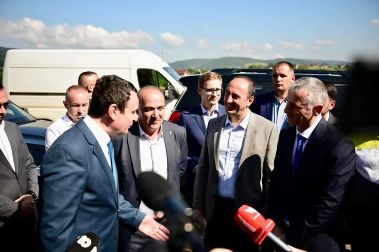 S’kanë të ndalur dallaveret në Ministrinë e Liburn Aliut, dyshime për konflikt interesi për rrugën “Prishtinë-Podujevë”