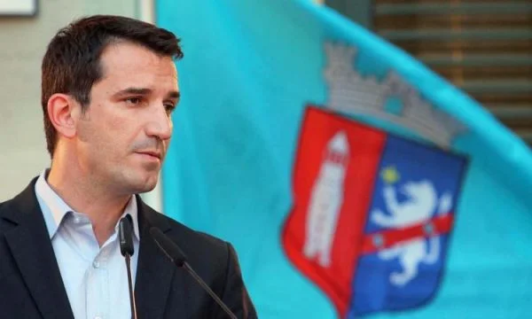 Minacce: Erion Veliaj nel sistema <x0-alert