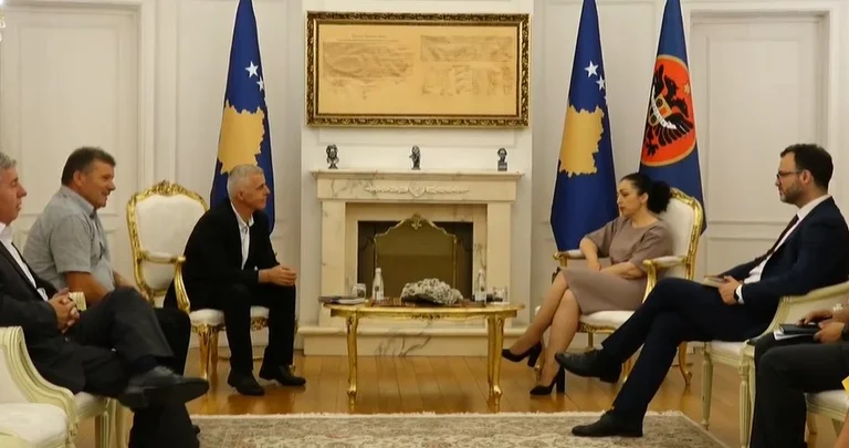 Incontro con i veterani della KLA con Osman