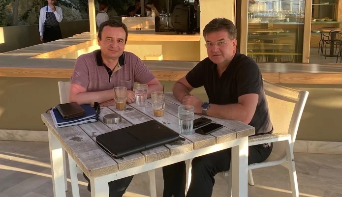 Kurti rencontre Lajcak en Grèce: Le temps était beaucoup plus chaud que notre discussion