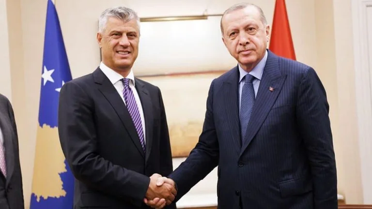 Lushtaku: Kurti sta mentendo, Dront Bajraktar è stato acquistato dalla Turchia solo grazie al rapporto di Erdogan con il presidente Hashim Thaci