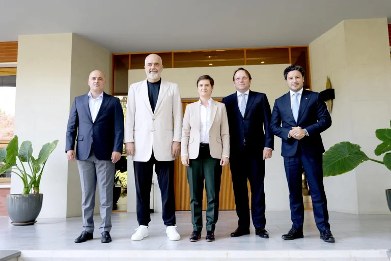 Sans Kurt: Rama se termine avec les dirigeants régionaux à Tirana