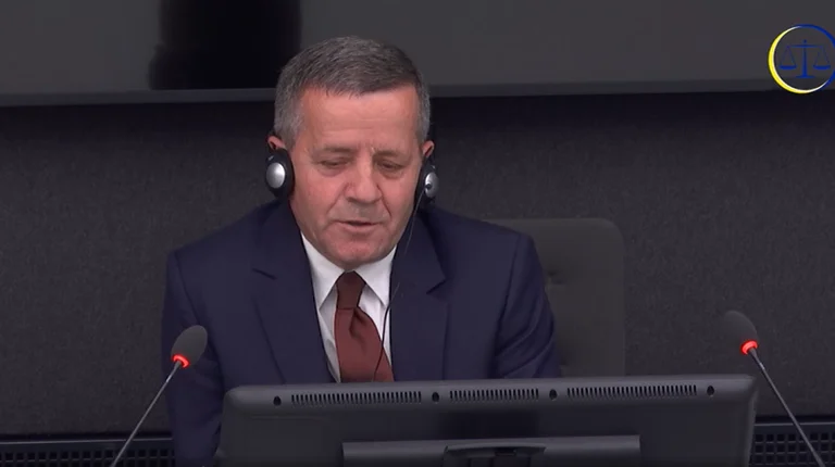 Rrustem Mustafa présenté au tribunal de La Haye