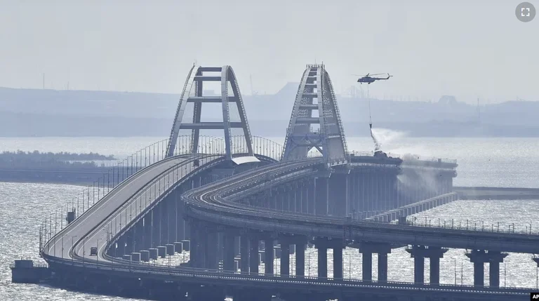 No hay tráfico en el puente principal que une Crimen y Rusia