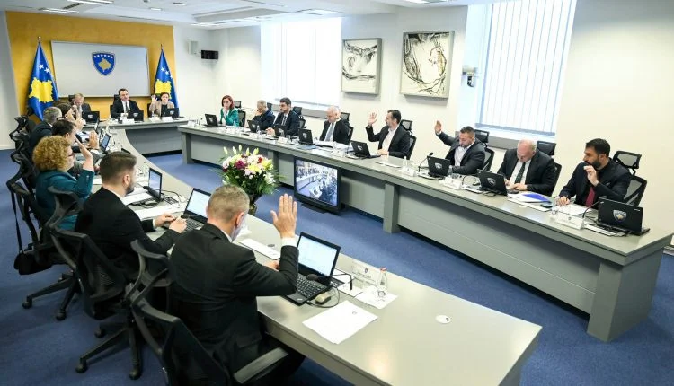 Almeno cinque ministri e un vice ministro del governo Kurti sono stati indagati da Task-Forca